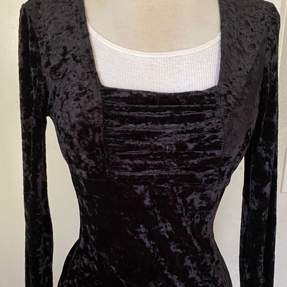 Black Velvet Dress - Picture 7 of 8